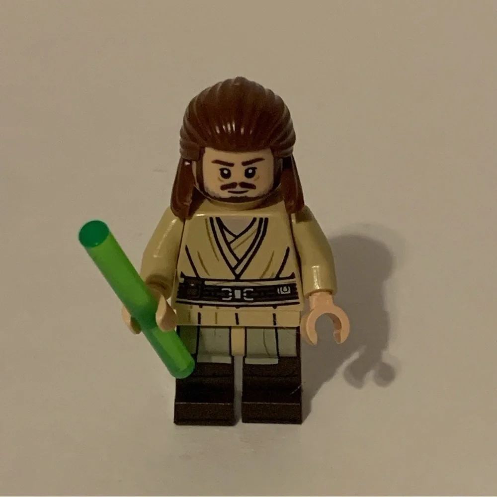 LEGO Star Wars Qui-Gon Jinn RARE VARIANT REDDISH BROWN 75383